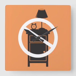 Horloge Carrée Un Stand De Nuit