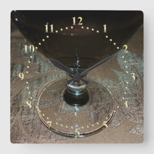 Horloge Carrée un verre de vin rouge
