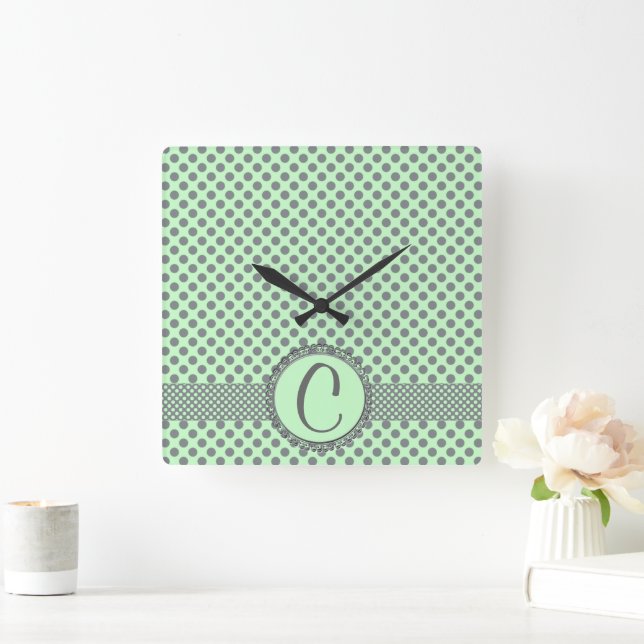 Horloge Carrée Vert Menthe avec Points Noir-Monogramme STaylor (Maison)