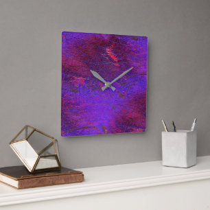 Horloge Carrée Violet gothique au cuir rouge agrandi taché