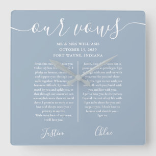 Horloge Carrée Vœux de mariage écrits bleu poussiéreux pour lui e