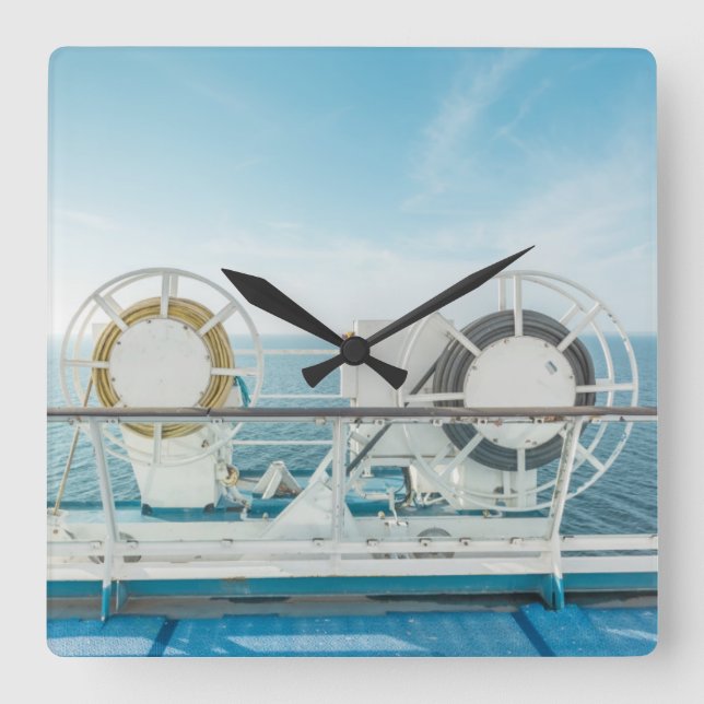 Horloge Carrée Voile D'Un Bateau De Croisière (Recto)