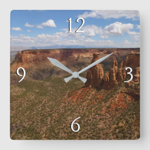 Horloge Carrée Vue depuis le sentier Canyon Rim à Colorado Monume