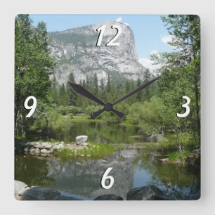 Horloge Carrée Vue du lac Mirror dans le parc national de Yosemit