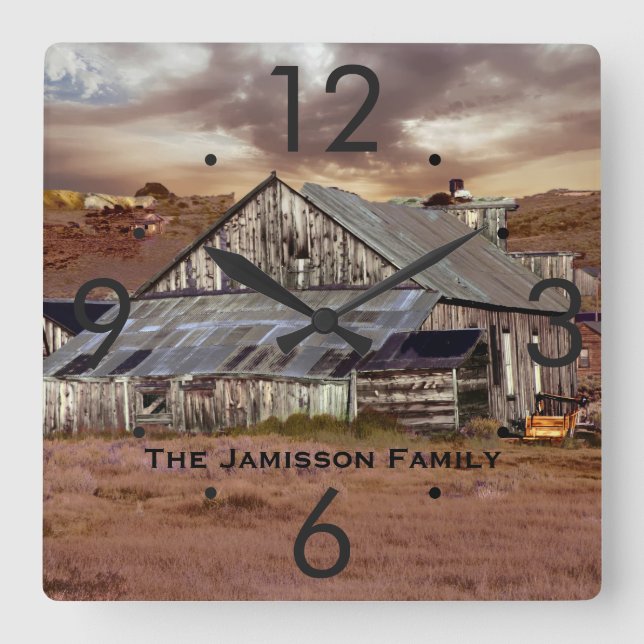 Horloge Carrée Weathered Barn w/Storm Clouds Personnalized Clock (Recto)