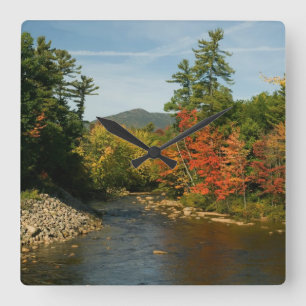 Horloge Carrée White Mountains River en automne, New Hampshire