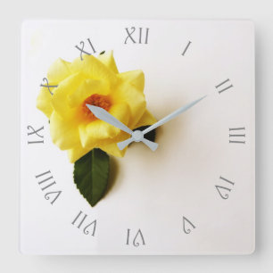 Horloge Carrée Yellow Rose On White Grey Script