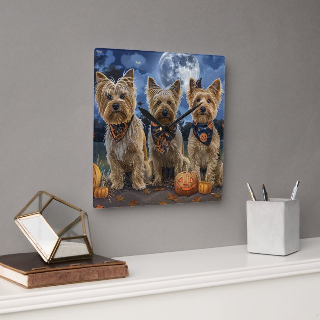 Horloge Carrée Yorkipoo Halloween Épouvantable (Bureau)