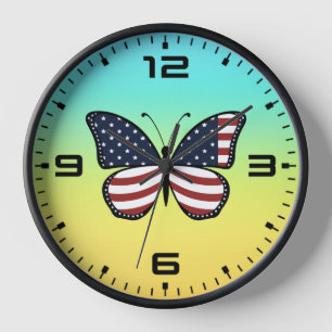 Horloge Conception de papillon de drapeau américain