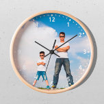 Horloge Cool Papa Cadeau Anniversaire Cadeau Photo personn<br><div class="desc">Horloge murale en bois moderne et cool personnalisée avec votre propre photo. Idéale idée cadeau d'anniversaire papa.</div>