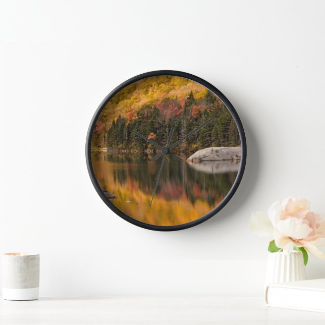 Horloge Couleurs d'automne reflétées sur l'étang de castor (Maison)
