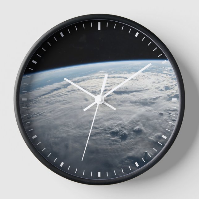 Horloge Cyclone Tropical Idai Au-Dessus De La Côte D'Afriq (Recto)