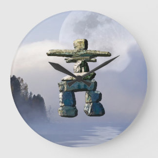 Horloge d'art inukshuk et lune sauvage