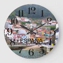 horloge de paroi de Cudillero dans Asturies,