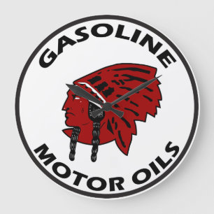 Horloge des panneaux vintages de l'essence rouge i