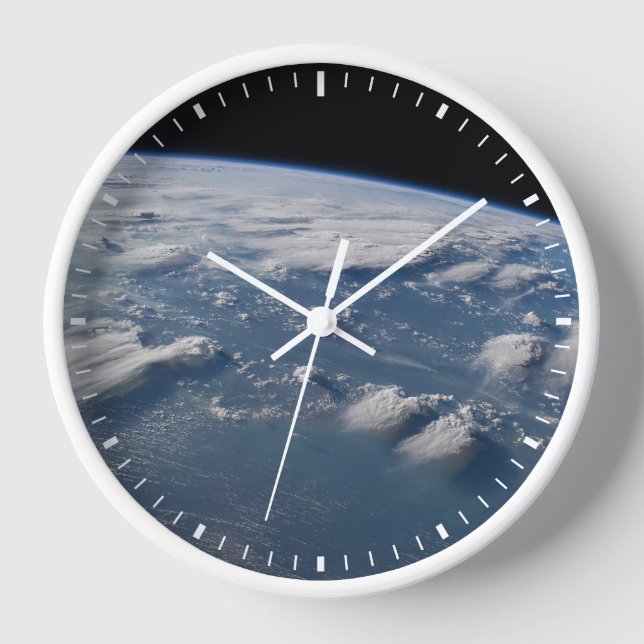 Horloge Des Tonneaux De Tonnerre De Terre Sur Le Sud De Bo (Recto)