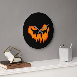Horloge d'Halloween avec un visage horrible
