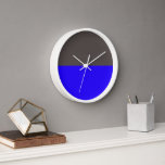 HORLOGE DUO 2024<br><div class="desc">Deux couleurs dans des combinaisons de couleurs contemporaines. Bleu électrique et marron acajou.</div>