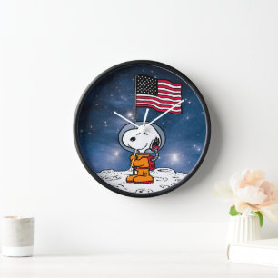 Horloge ESPACE   Snoopy avec astronaute du drapeau