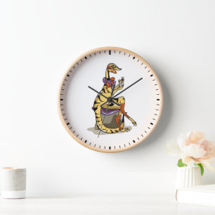 Horloge Illustration D'Un Iguanodon Qui Polit Ses Ongles.
