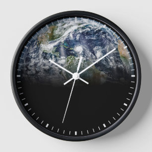 Horloge Image Mosaïque De La Planète Terre Avec 3 Ouragans