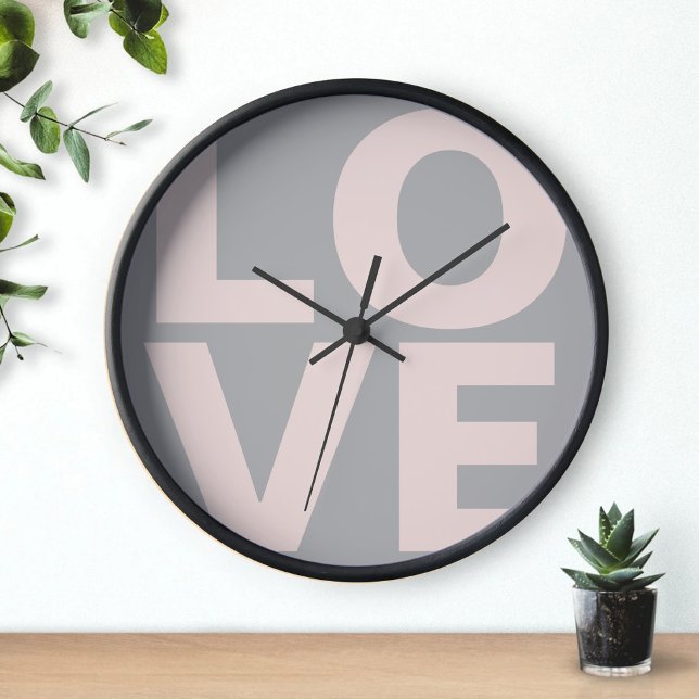 Horloge Lettres d'amour rose clair Typographie Arrière - p (Créateur téléchargé)