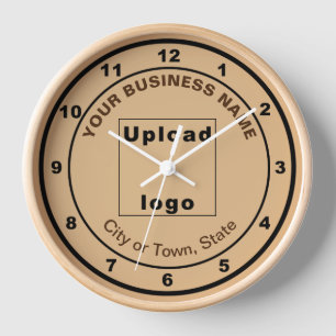 Horloge Marque commerciale sur cadre en bois brun clair ro