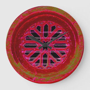 horloge médiévale rouge de fenêtre
