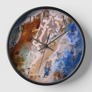 Horloge Motif abstrait de plage de sable avec de l'eau et