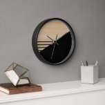 Horloge Motif Contemporain En Blocs Sur Faux Bois<br><div class="desc">Motif moderne à rayures noires sur un arrière - plan en faux bois clair beige clair. Classic rétro chic, élégant mais simple design de base pour la décoration de maison artistique concepteur de mode, populaire branché, fantaisie de style du milieu du siècle. Disponible sur des accents et accessoires intérieurs originaux,...</div>