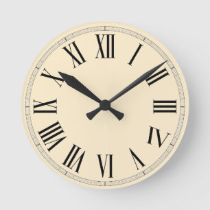 Horloge murale à chiffres romains vintage crème