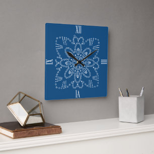 Horloge murale Carré classique en crochet bleu