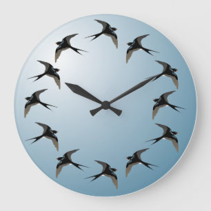 Horloge murale d'hirondelles en vol