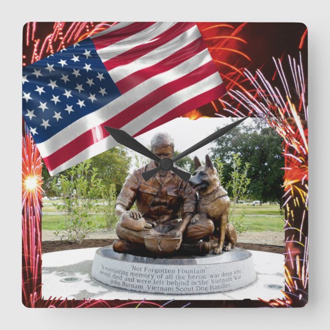 Horloge murale du Carré du Mémorial du chien de gu (Recto)