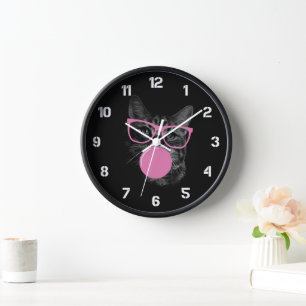 Horloge murale en bubble gum avec un chat drôle po