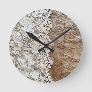Horloge murale en cuir et dentelle