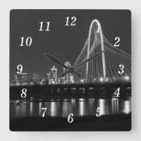 Horloge murale en nuances de gris du pont de Dalla