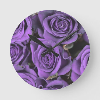 horloge murale pourpre rose