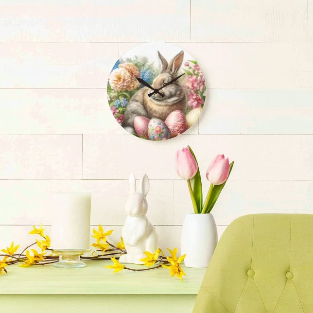 Horloge murale ronde de Pâques vintage lapin (Vintage Easter-themed wall clock featuring a rabbit and colorful eggs.)