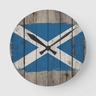 Horloge murale ronde en bois rustique Saltire écos
