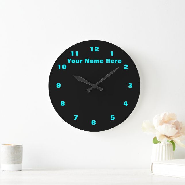 Horloge noire avec chiffres bleu aqua et texte per (Maison)