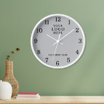 Horloge Nom de l'entreprise Logo commercial Marqué Promo G<br><div class="desc">Les horloges murales avec le logo de l'entreprise font des cadeaux promotionnels d'entreprise uniques. Personnalisez avec votre nom d'entreprise et logo. Les horloges font aussi de grands cadeaux d'appréciation pour les employés.</div>