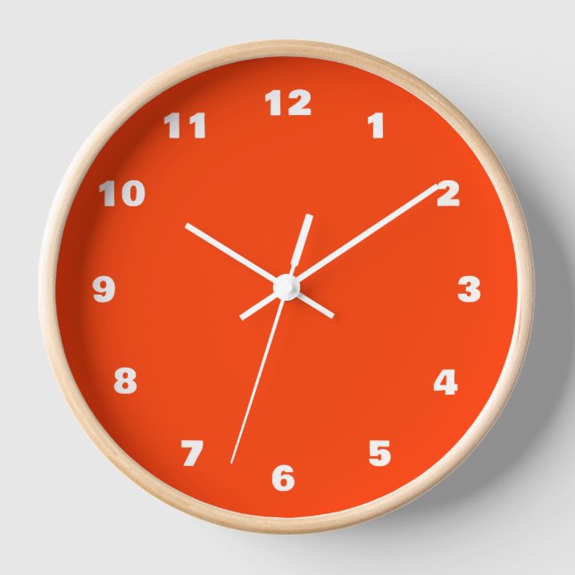 Horloge orange avec couleurs et chiffres personnal (Recto)