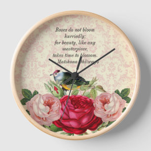 Horloge Papier Damassé avec Mur de Roses Roses Rouges et R