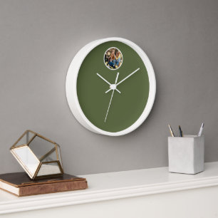 Horloge Photo de famille minimaliste moderne Olive Green