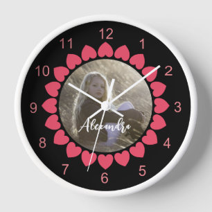 Horloge Photo de fille personnalisée avec Coeurs Peachy Ce