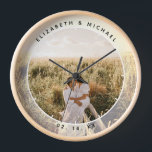 Horloge Photo moderne de Chic Couple Wedding Anniversary<br><div class="desc">Chic Couple Wedding Anniversary Photo Large Cloclock</div>
