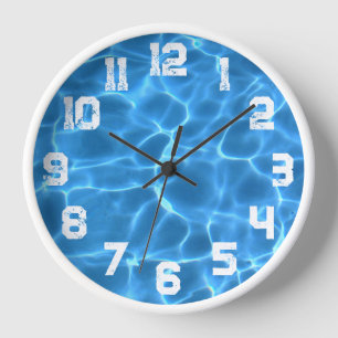 Horloge Piscine Bleue Numéros de Grunge Athlétique Blanc