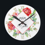 Horloge Ronde 1949 70e anniversaire de la Woman<br><div class="desc">Whether this is your mother, grandmother or even great grandmother (family friend, neighbor, etc) turning 70 (seventy) is a major milestone and this wonderful woman should be celebrated and honored in style. This wonderful watercolor red roses themed feed item year of birth '1949' (can be edited) and the words '70...</div>