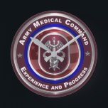 Horloge Ronde 1st Brigade médicale Keepsake<br><div class="desc">Display your pride in our 1st Medical Brigade - "The Army's Premier Medical Brigade - Fortitude and Compassion" This is my newly designed 1st Medical Brigade Christmas Ornament and makes a wonderful gift to any who having family members serving ou have serving in unique this Brigade! The 1st Medical Brigade...</div>